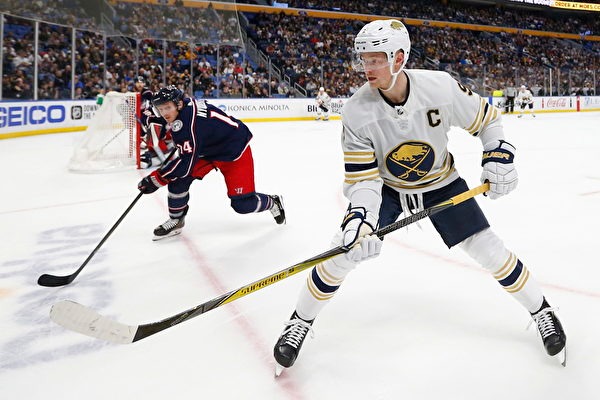 【田径经典】重温塔林田径赛特写：铅球选手低视角备战，镜头捕捉超绝瞬间