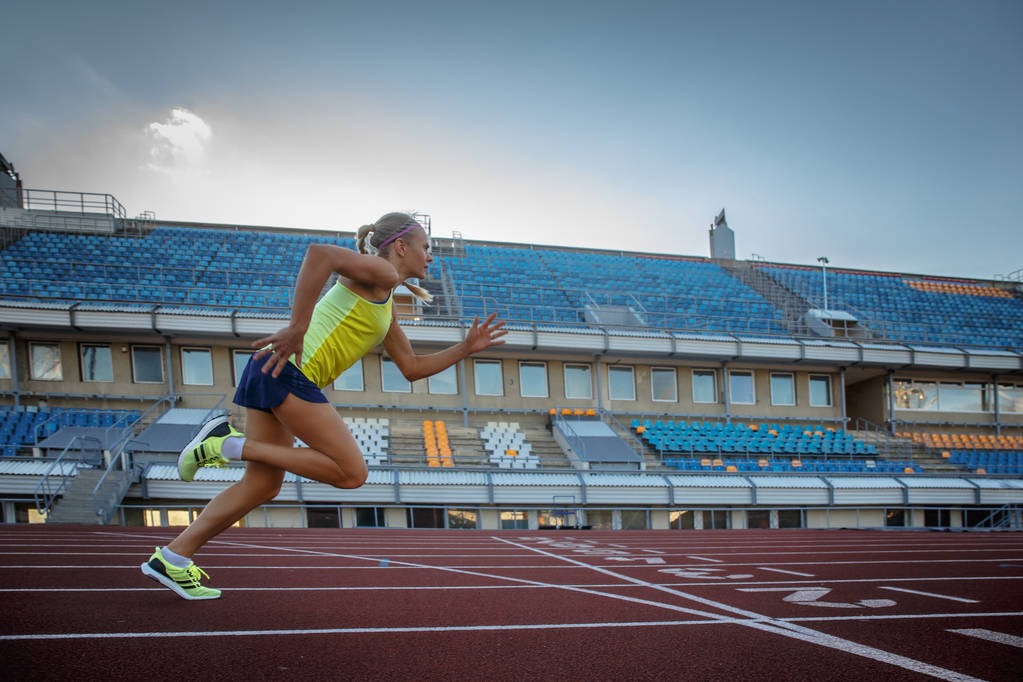 前锋终结进球荒，庆祝动作感动球迷